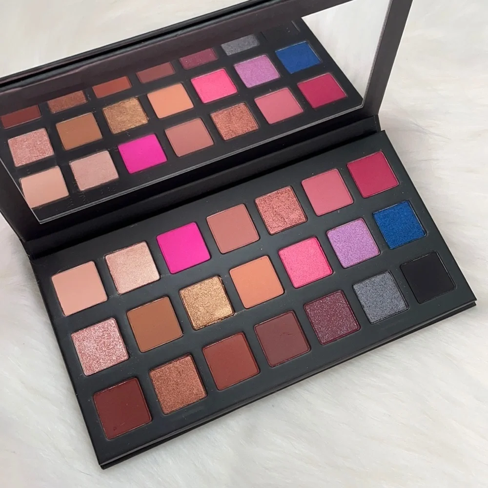 NIB Kylie Cosmetics Sipping Pretty Eyeshadow Palette